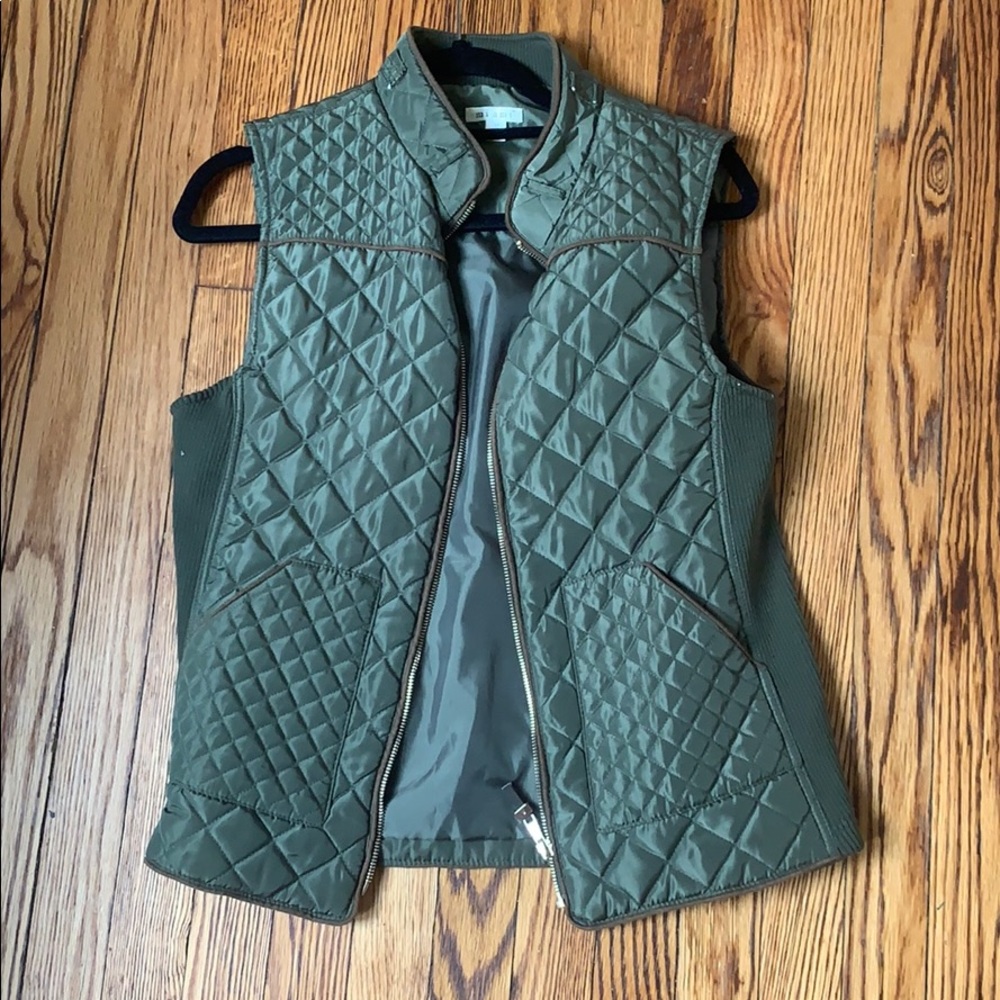 Medium army green vest